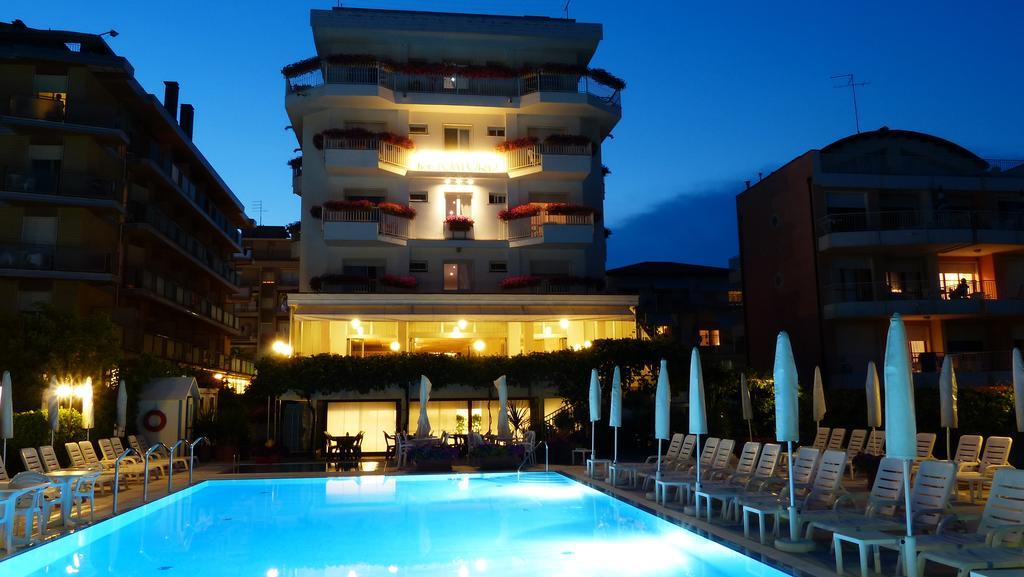 Hotel Oxford Lido di Jesolo Eksteriør billede